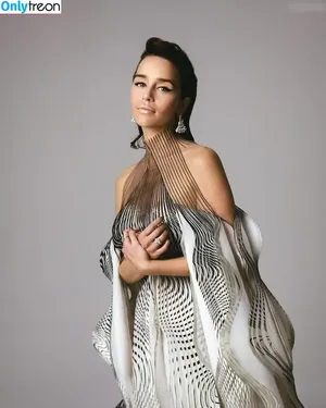 Emilia Clarke / clarkeyxo / emilia_clarke / emiliaclarke nude photo #1582