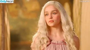 Emilia Clarke / clarkeyxo / emilia_clarke / emiliaclarke nude photo #1598