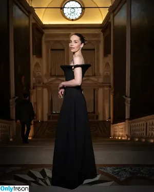 Emilia Clarke / clarkeyxo / emilia_clarke / emiliaclarke nude photo #1662