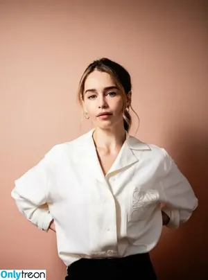 Emilia Clarke / clarkeyxo / emilia_clarke / emiliaclarke nude photo #1679