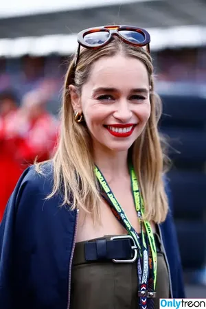 Emilia Clarke / clarkeyxo / emilia_clarke / emiliaclarke nude photo #1690