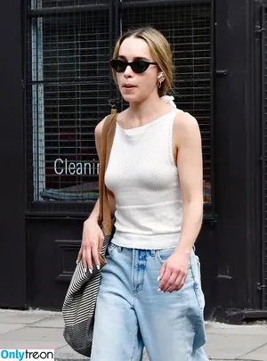 Emilia Clarke / clarkeyxo / emilia_clarke / emiliaclarke nude photo #1706