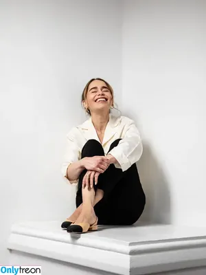 Emilia Clarke / clarkeyxo / emilia_clarke / emiliaclarke nude photo #1726