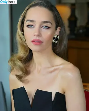 Emilia Clarke / clarkeyxo / emilia_clarke / emiliaclarke nude photo #1776
