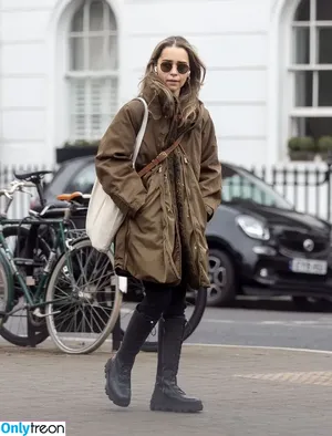 Emilia Clarke / clarkeyxo / emilia_clarke / emiliaclarke nude photo #1802