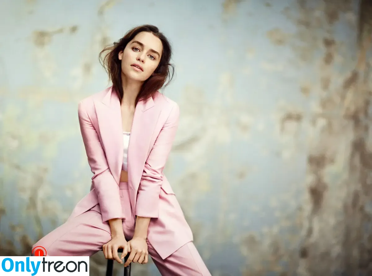 Emilia Clarke nude photo #1014 (clarkeyxo / emilia_clarke / emiliaclarke)