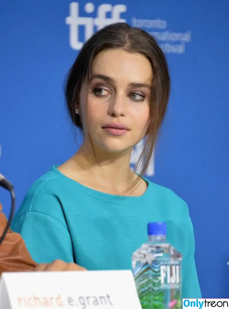 Emilia Clarke nude photo #1027 (clarkeyxo / emilia_clarke / emiliaclarke)