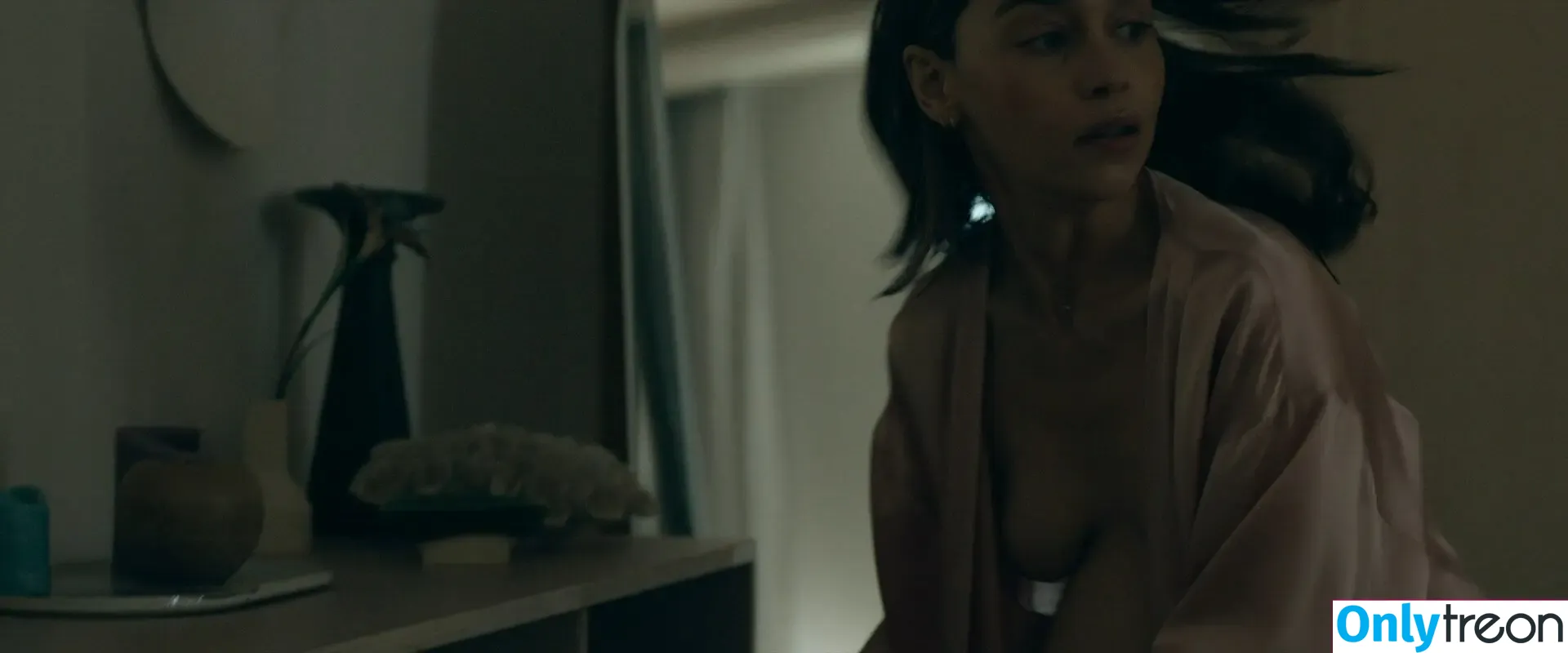 Emilia Clarke nude photo #1084 (clarkeyxo / emilia_clarke / emiliaclarke)