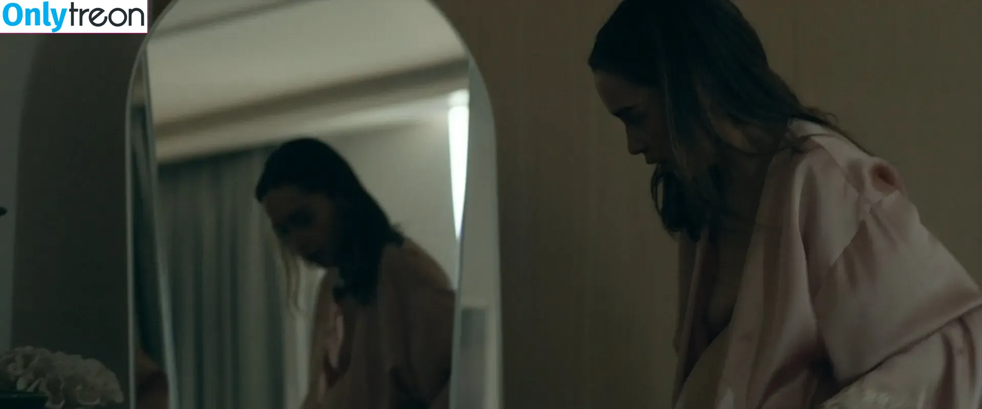 Emilia Clarke nude photo #1090 (clarkeyxo / emilia_clarke / emiliaclarke)