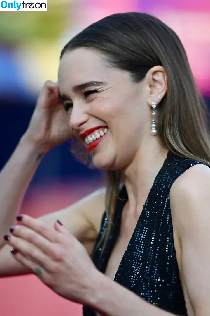Emilia Clarke nude photo #1097 (clarkeyxo / emilia_clarke / emiliaclarke)