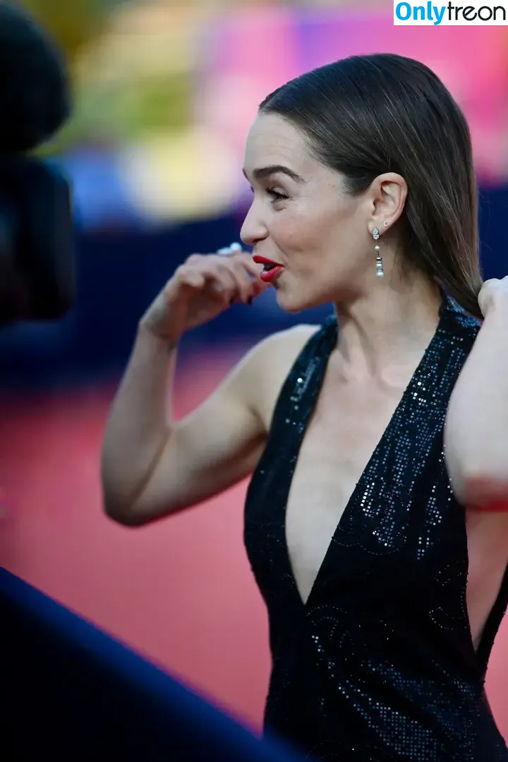 Emilia Clarke nude photo #1142 (clarkeyxo / emilia_clarke / emiliaclarke)