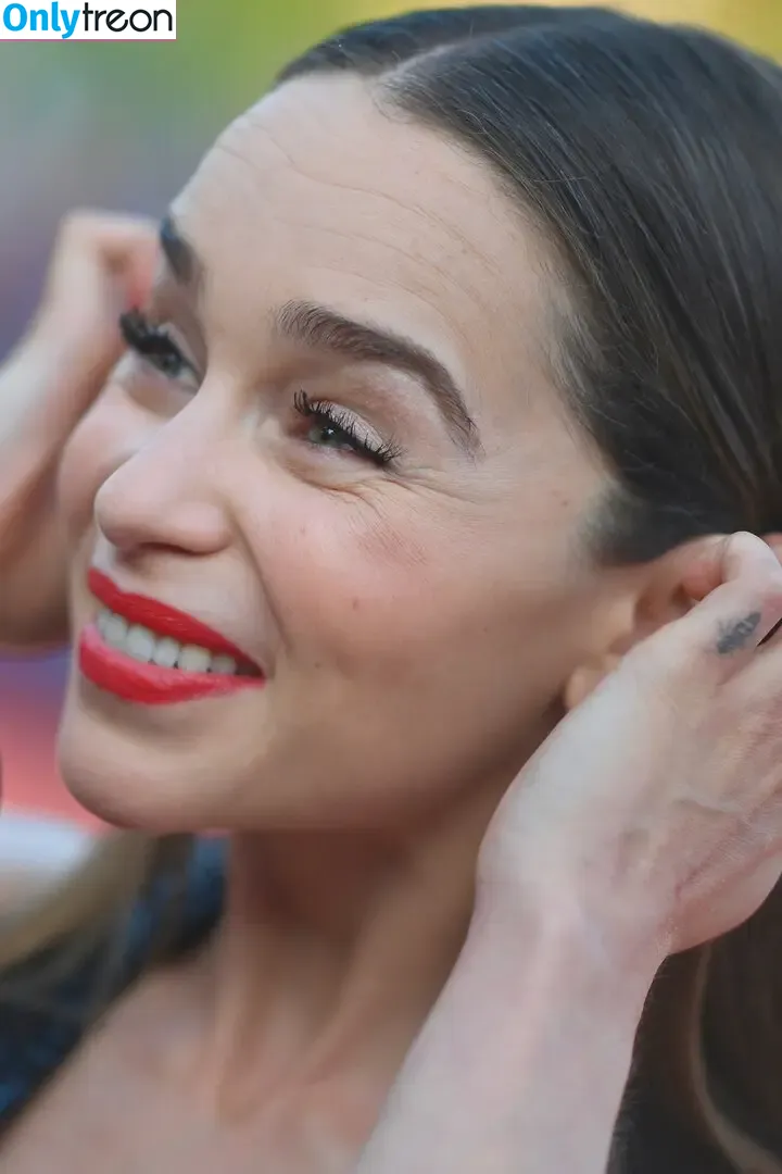 Emilia Clarke nude photo #1147 (clarkeyxo / emilia_clarke / emiliaclarke)