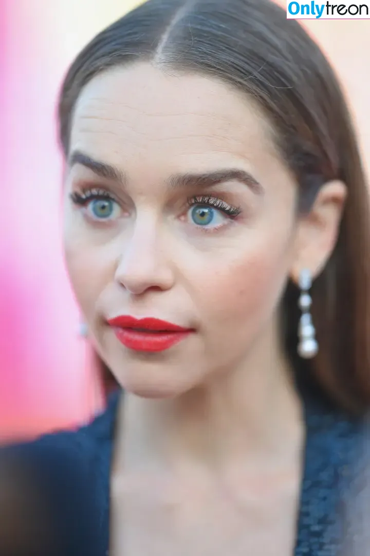 Emilia Clarke nude photo #1149 (clarkeyxo / emilia_clarke / emiliaclarke)