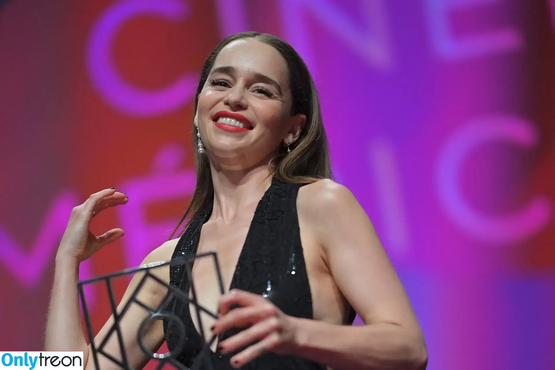 Emilia Clarke nude photo #1156 (clarkeyxo / emilia_clarke / emiliaclarke)