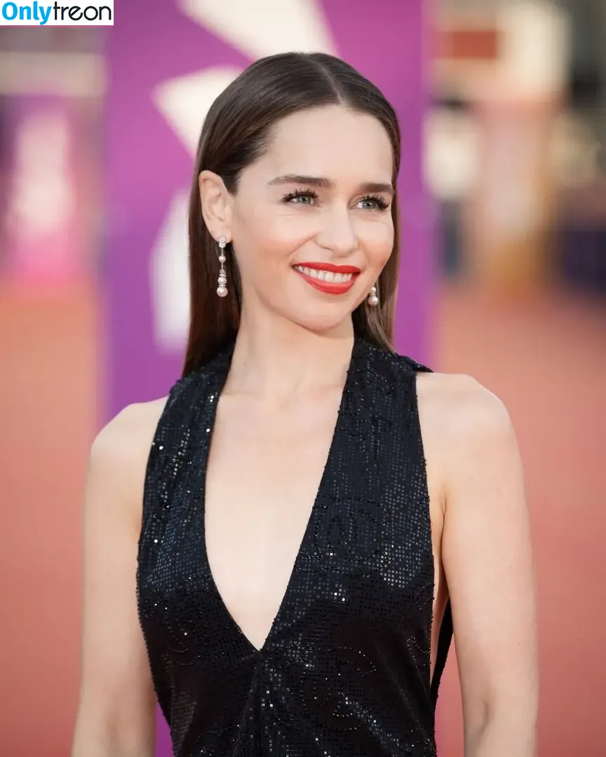 Emilia Clarke nude photo #1163 (clarkeyxo / emilia_clarke / emiliaclarke)