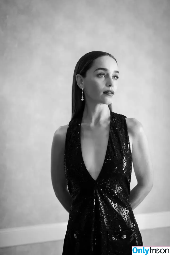 Emilia Clarke nude photo #1177 (clarkeyxo / emilia_clarke / emiliaclarke)