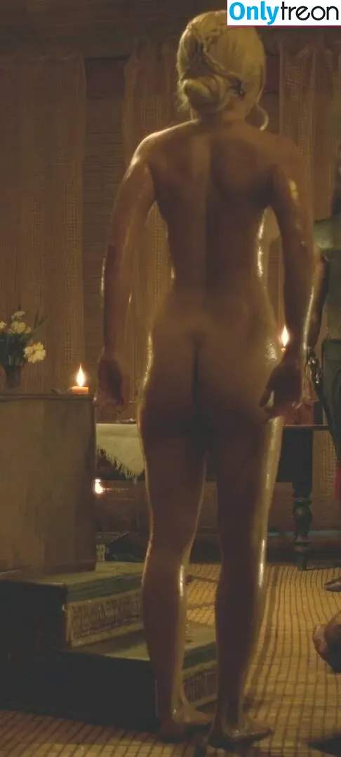 Emilia Clarke nude photo #1206 (clarkeyxo / emilia_clarke / emiliaclarke)