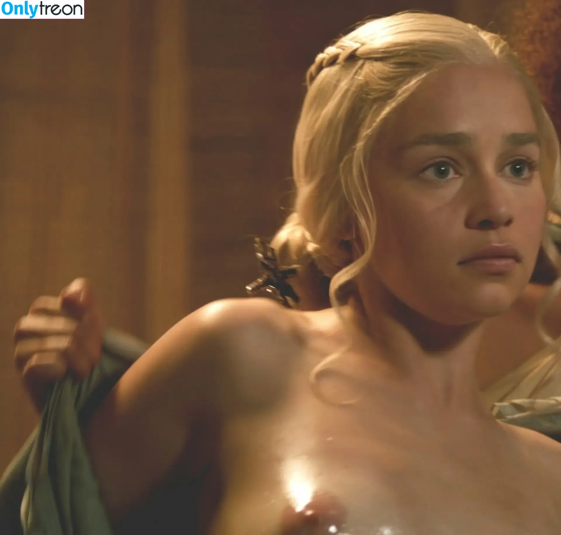 Emilia Clarke nude photo #1207 (clarkeyxo / emilia_clarke / emiliaclarke)