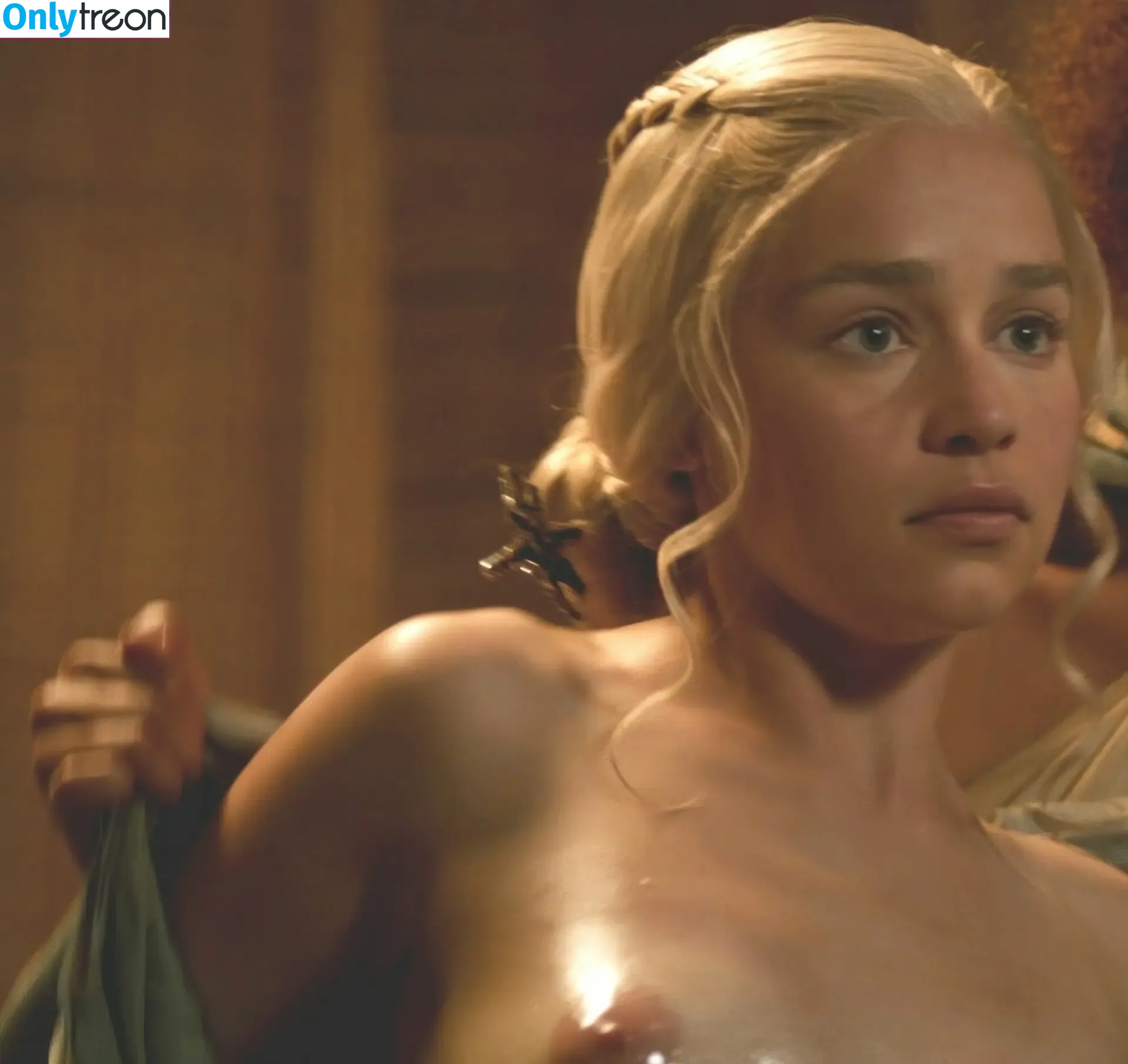 Emilia Clarke nude photo #1208 (clarkeyxo / emilia_clarke / emiliaclarke)