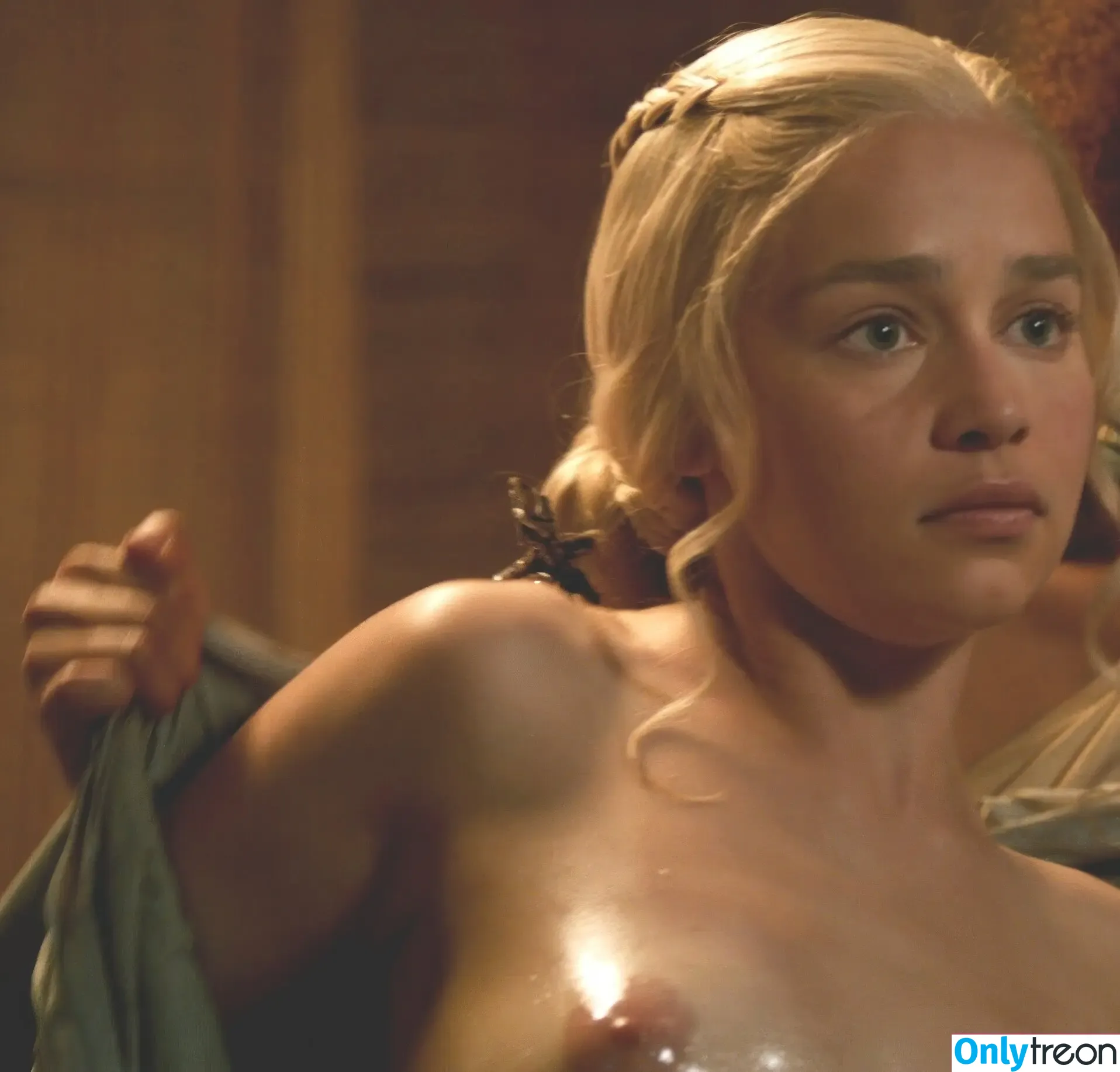 Emilia Clarke nude photo #1209 (clarkeyxo / emilia_clarke / emiliaclarke)