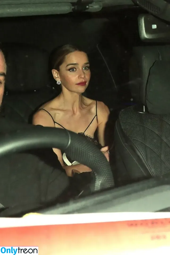 Emilia Clarke nude photo #1219 (clarkeyxo / emilia_clarke / emiliaclarke)