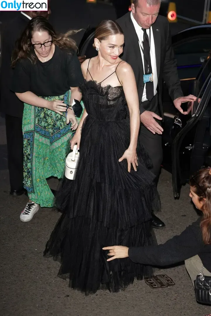 Emilia Clarke nude photo #1221 (clarkeyxo / emilia_clarke / emiliaclarke)