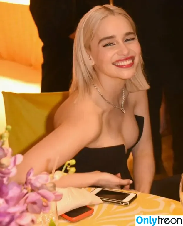 Emilia Clarke nude photo #1255 (clarkeyxo / emilia_clarke / emiliaclarke)