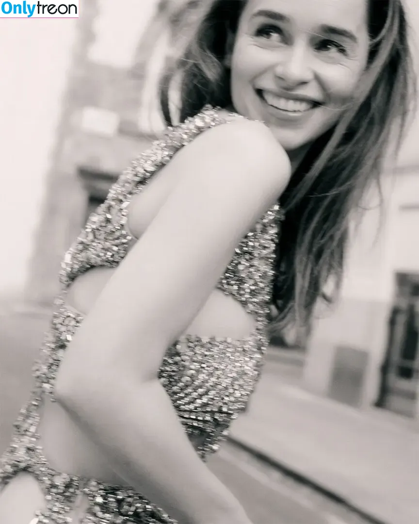 Emilia Clarke nude photo #1304 (clarkeyxo / emilia_clarke / emiliaclarke)