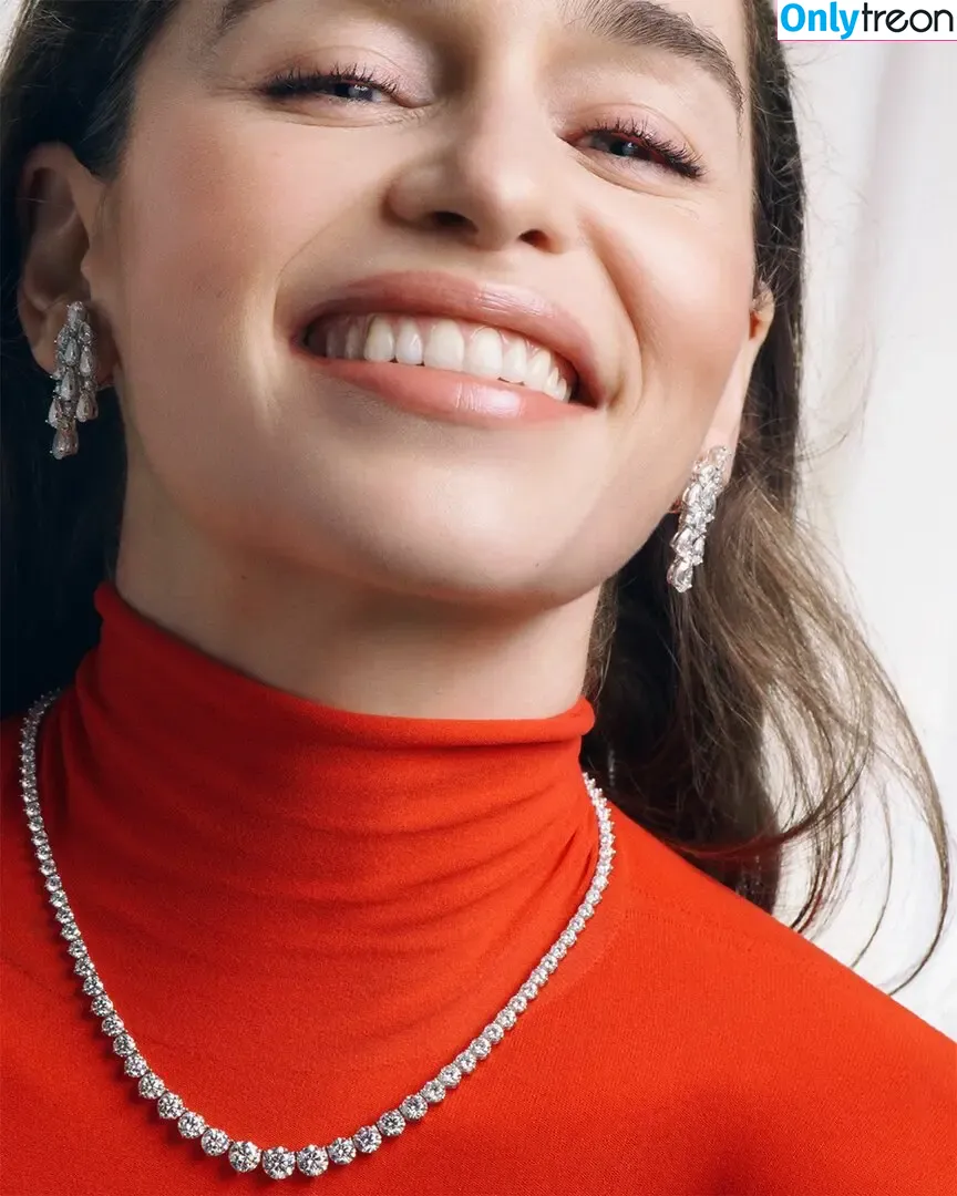 Emilia Clarke nude photo #1305 (clarkeyxo / emilia_clarke / emiliaclarke)