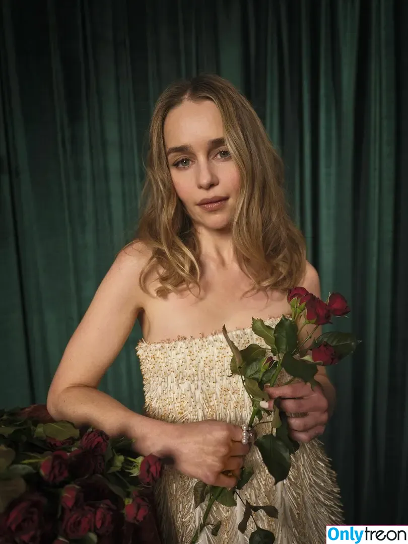 Emilia Clarke nude photo #1330 (clarkeyxo / emilia_clarke / emiliaclarke)