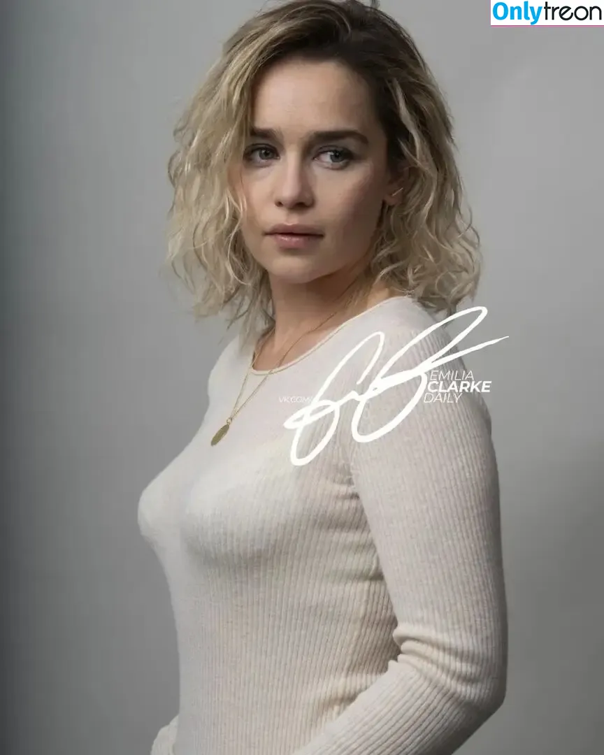 Emilia Clarke nude photo #1337 (clarkeyxo / emilia_clarke / emiliaclarke)