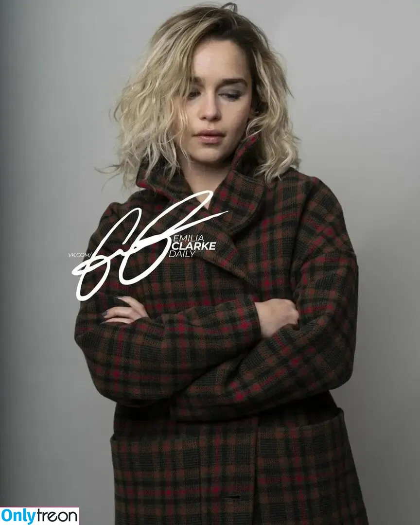 Emilia Clarke nude photo #1395 (clarkeyxo / emilia_clarke / emiliaclarke)
