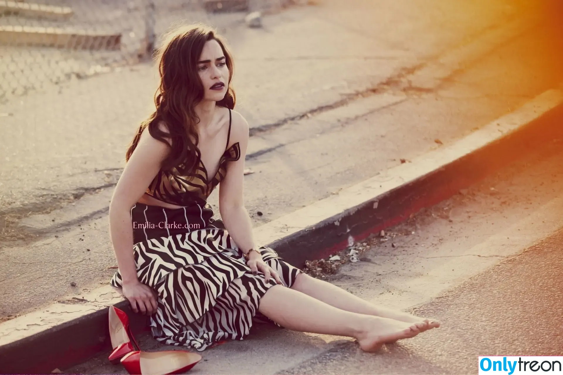 Emilia Clarke nude photo #1409 (clarkeyxo / emilia_clarke / emiliaclarke)