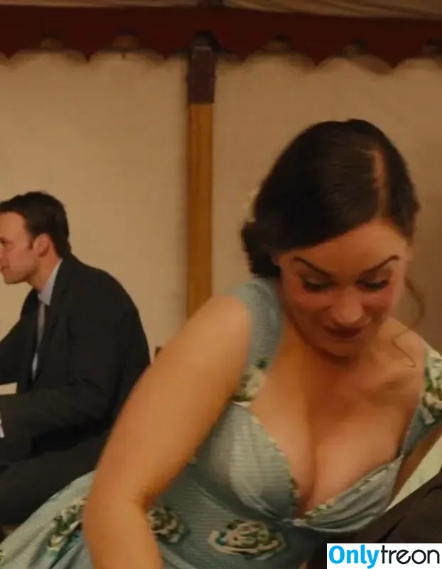 Emilia Clarke nude photo #1424 (clarkeyxo / emilia_clarke / emiliaclarke)