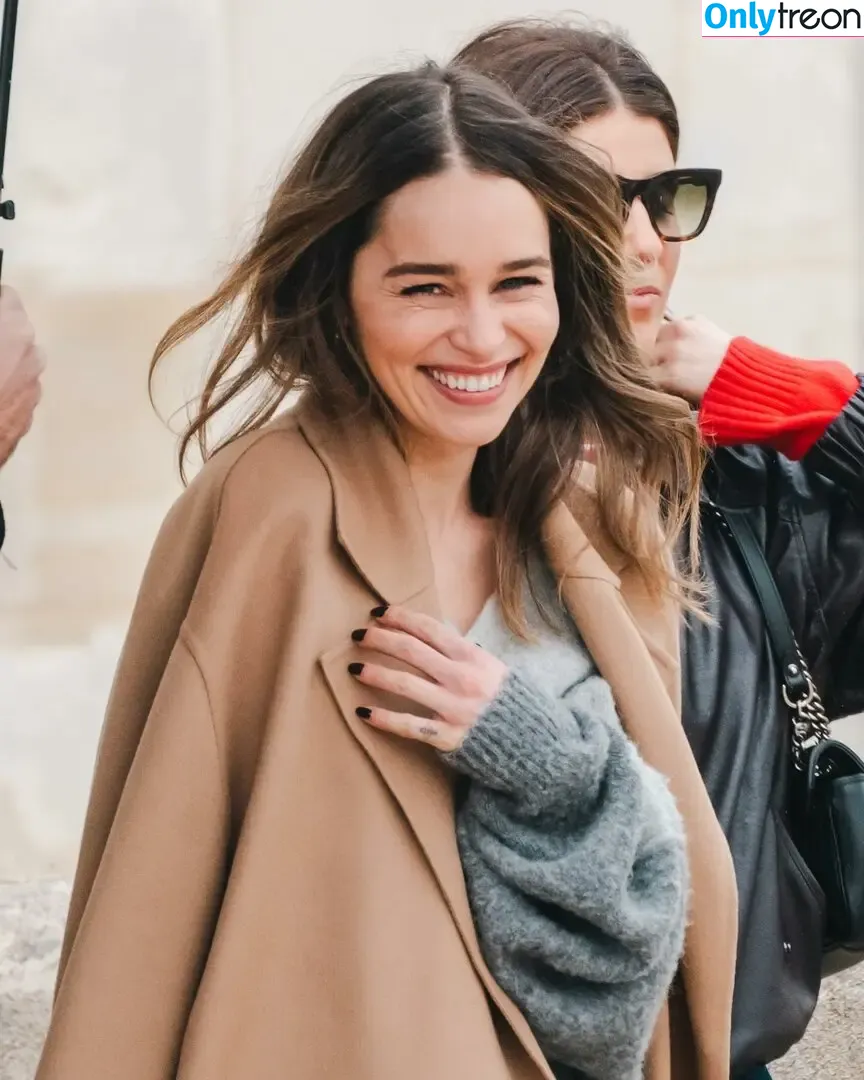 Emilia Clarke nude photo #1435 (clarkeyxo / emilia_clarke / emiliaclarke)