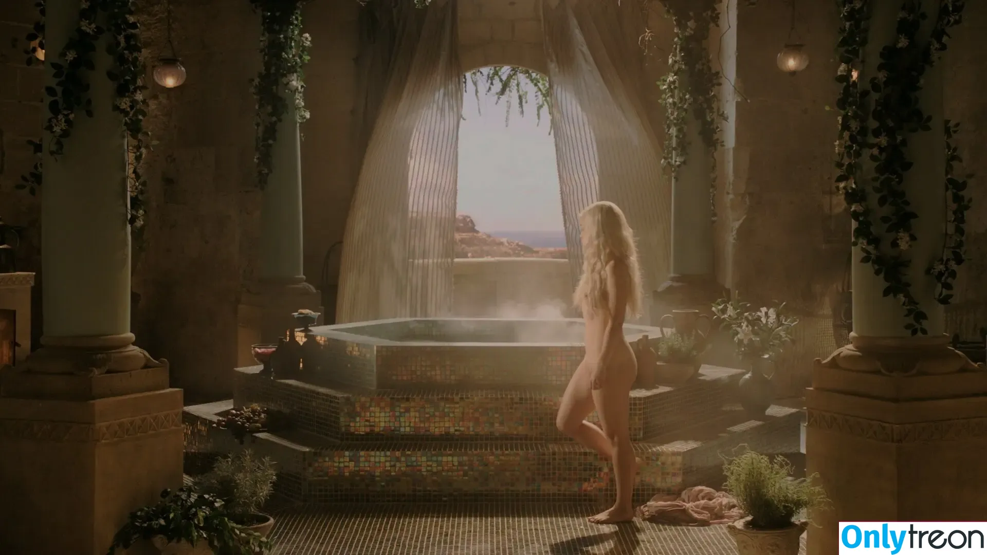 Emilia Clarke nude photo #1467 (clarkeyxo / emilia_clarke / emiliaclarke)