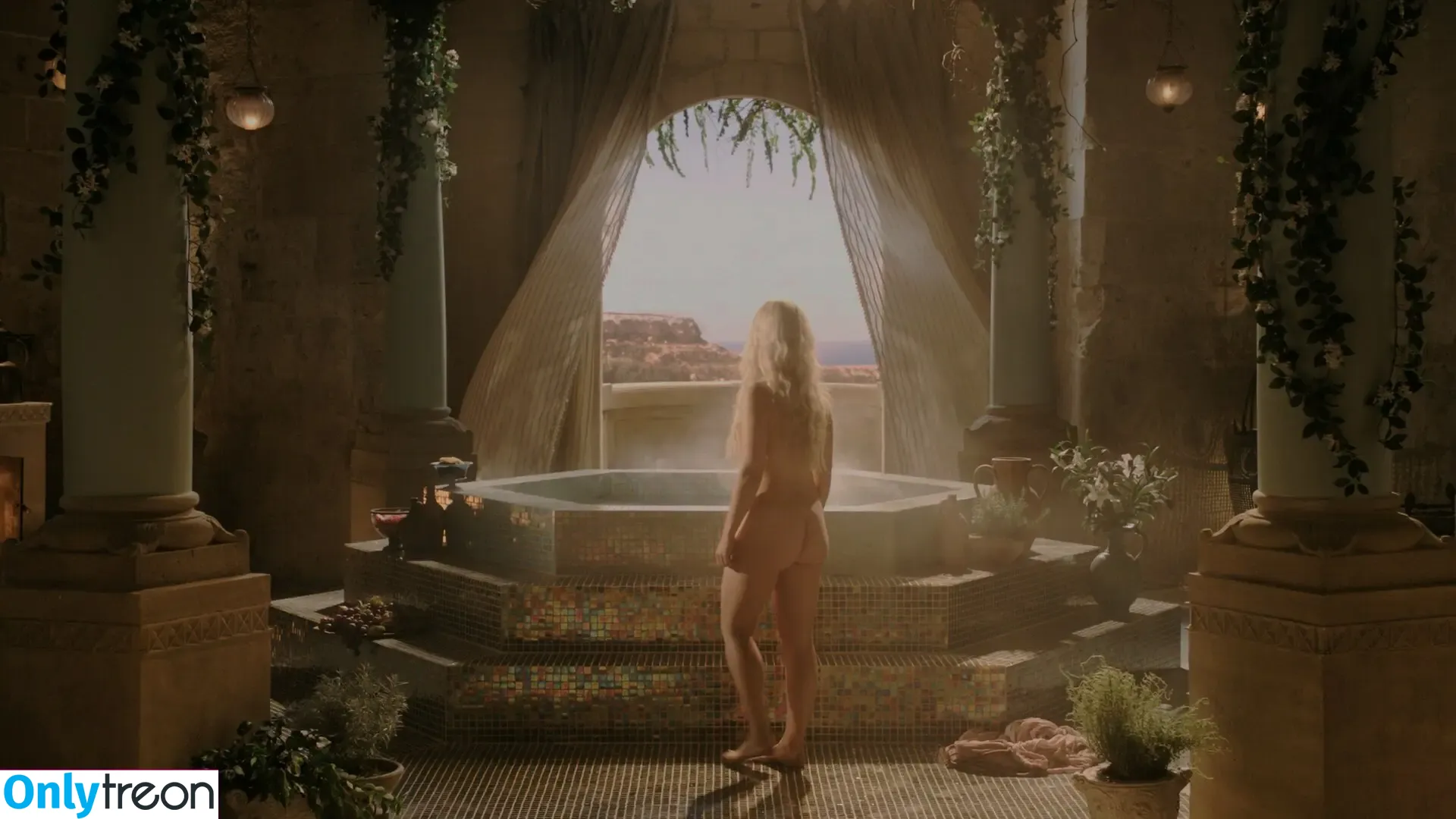 Emilia Clarke nude photo #1468 (clarkeyxo / emilia_clarke / emiliaclarke)