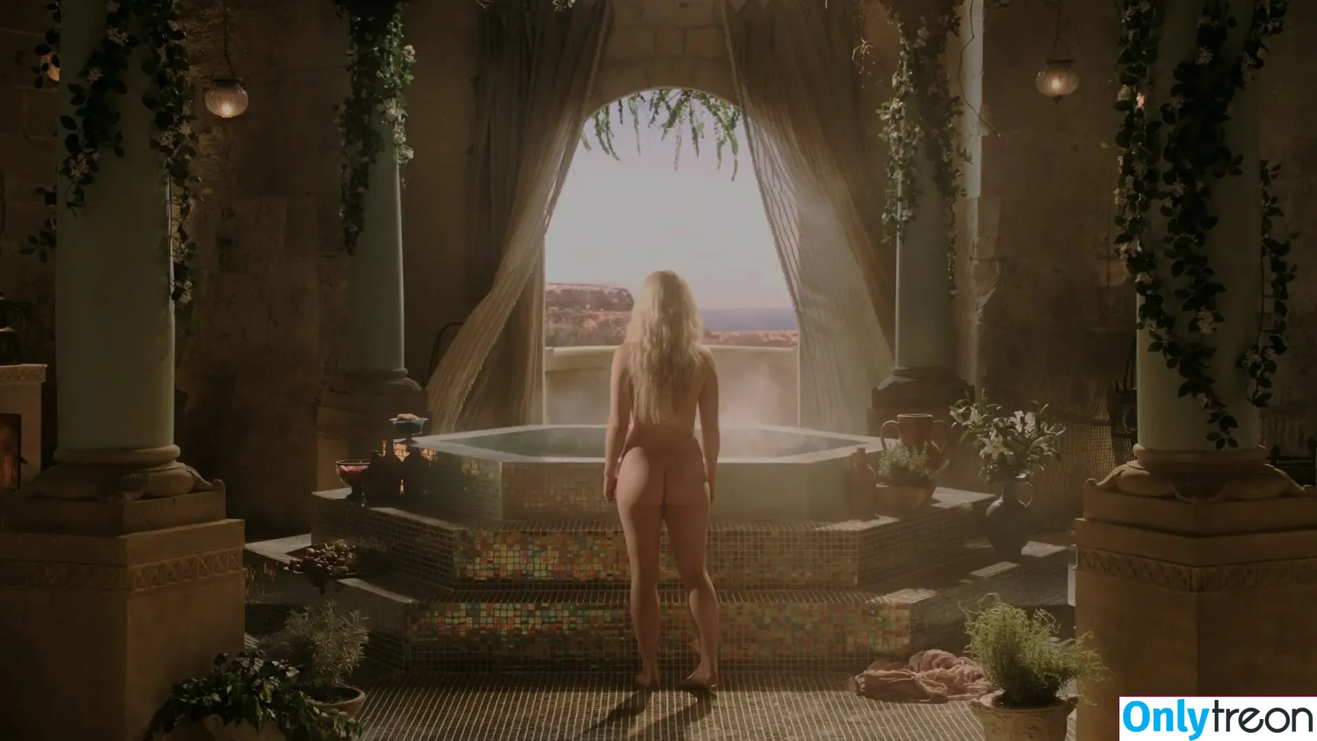 Emilia Clarke nude photo #1469 (clarkeyxo / emilia_clarke / emiliaclarke)