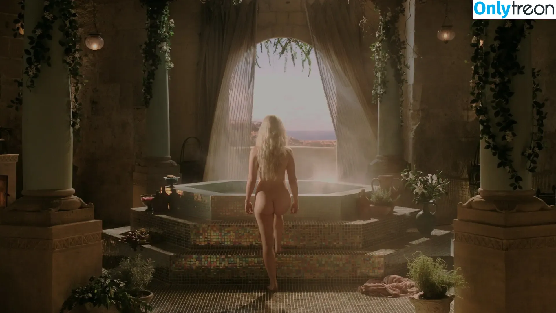 Emilia Clarke nude photo #1470 (clarkeyxo / emilia_clarke / emiliaclarke)