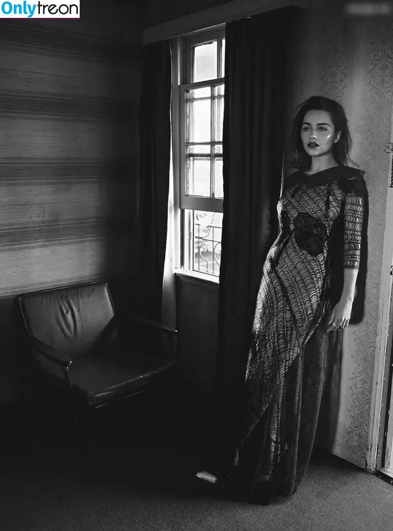 Emilia Clarke nude photo #1540 (clarkeyxo / emilia_clarke / emiliaclarke)