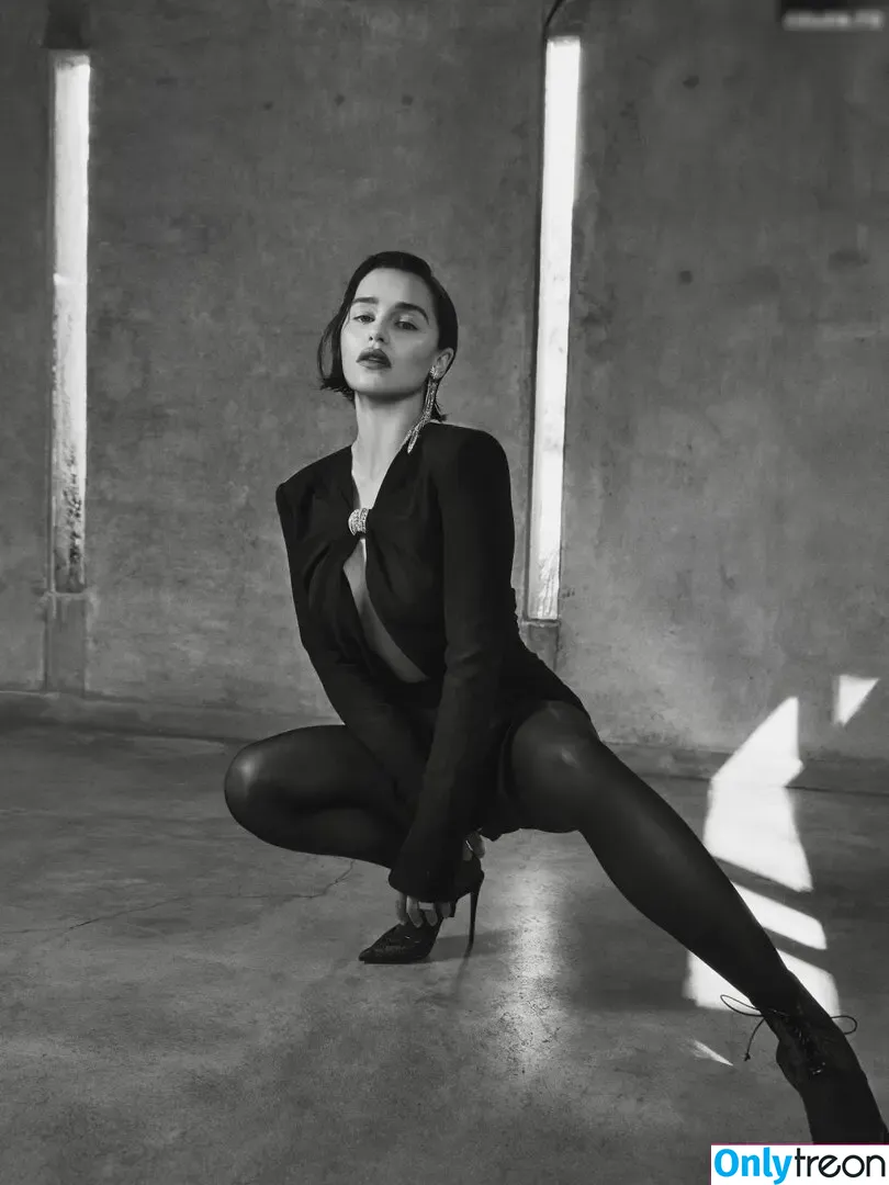 Emilia Clarke nude photo #1570 (clarkeyxo / emilia_clarke / emiliaclarke)