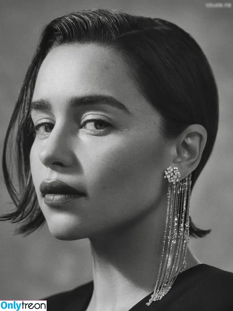 Emilia Clarke nude photo #1572 (clarkeyxo / emilia_clarke / emiliaclarke)