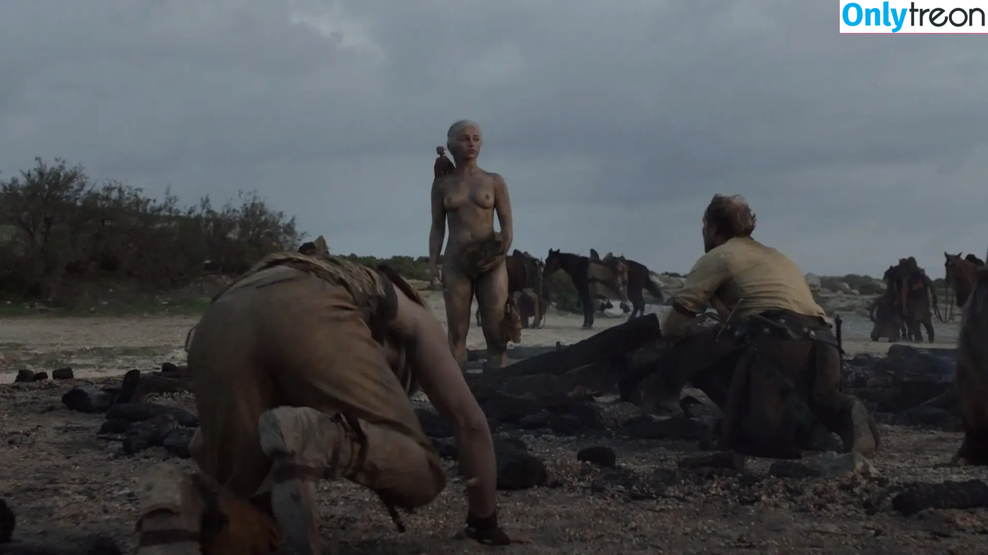 Emilia Clarke nude photo #1615 (clarkeyxo / emilia_clarke / emiliaclarke)