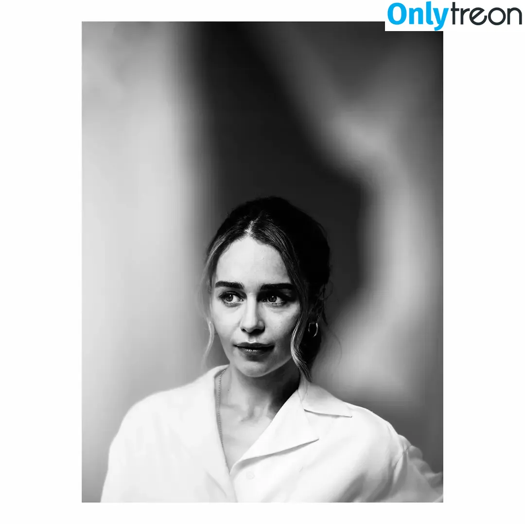 Emilia Clarke nude photo #1646 (clarkeyxo / emilia_clarke / emiliaclarke)