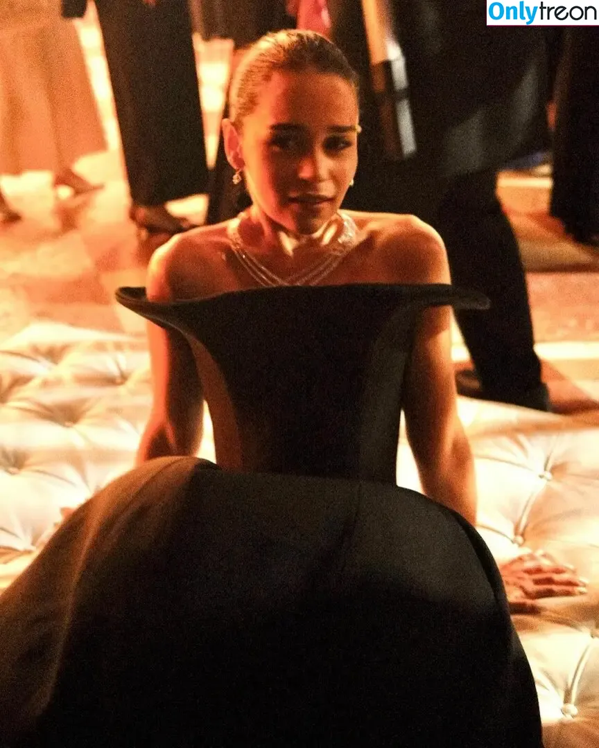 Emilia Clarke nude photo #1671 (clarkeyxo / emilia_clarke / emiliaclarke)