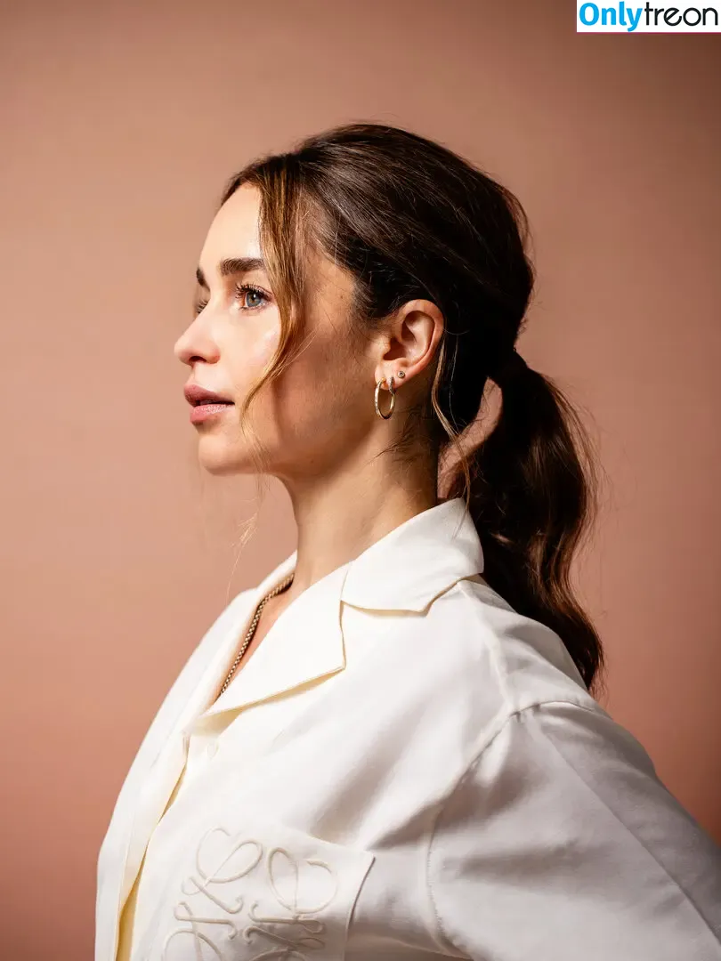 Emilia Clarke nude photo #1722 (clarkeyxo / emilia_clarke / emiliaclarke)