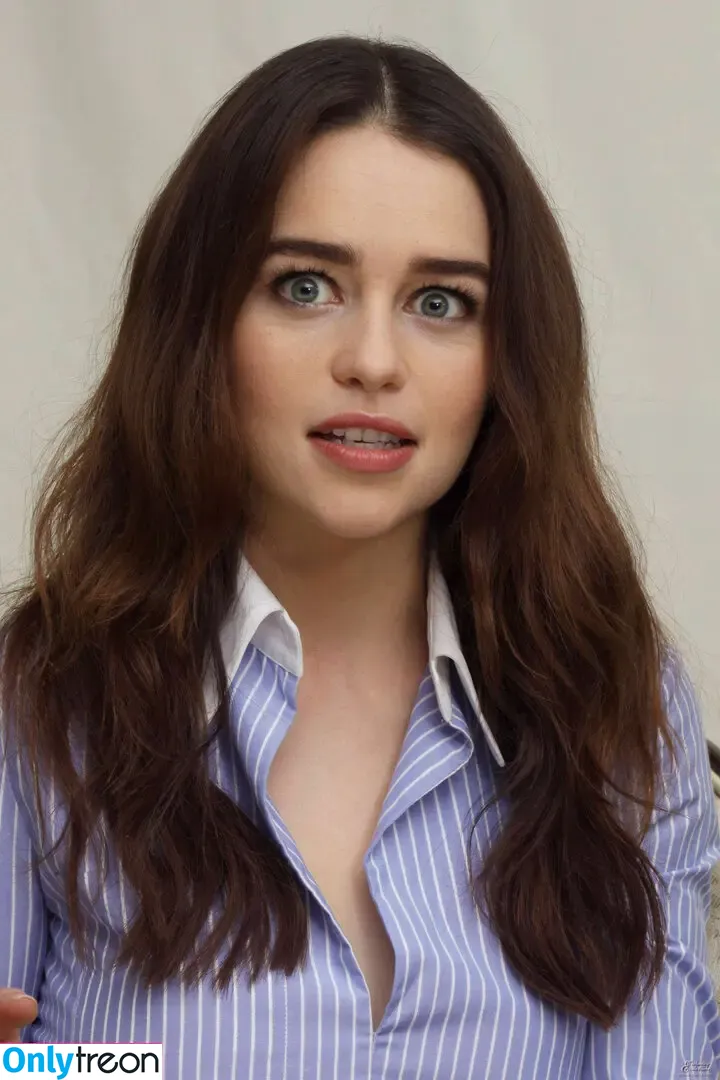 Emilia Clarke nude photo #1745 (clarkeyxo / emilia_clarke / emiliaclarke)
