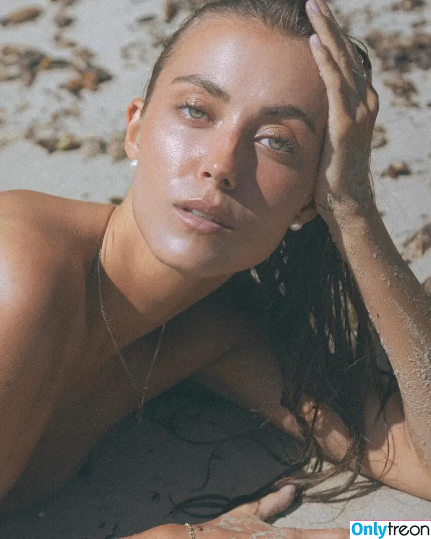 Emilia Holm nude photo #0004 (emiliahooolm / jordanholm)