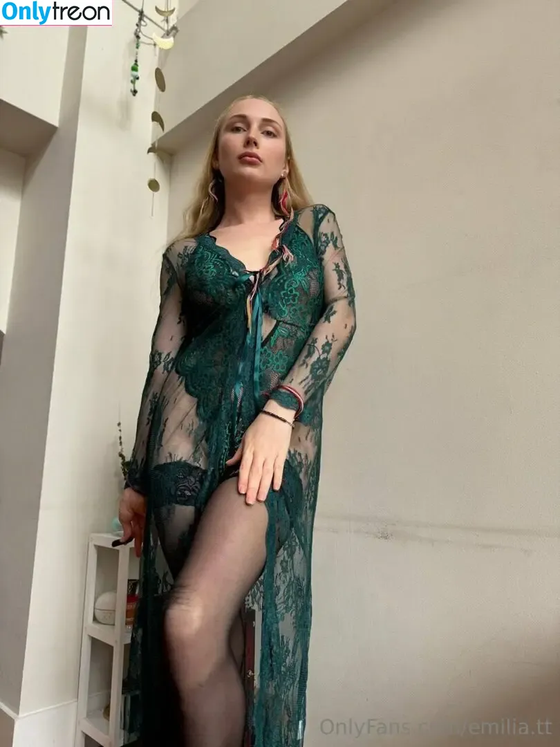 emilia.tt nude photo #0003 (emiliaa.tt)