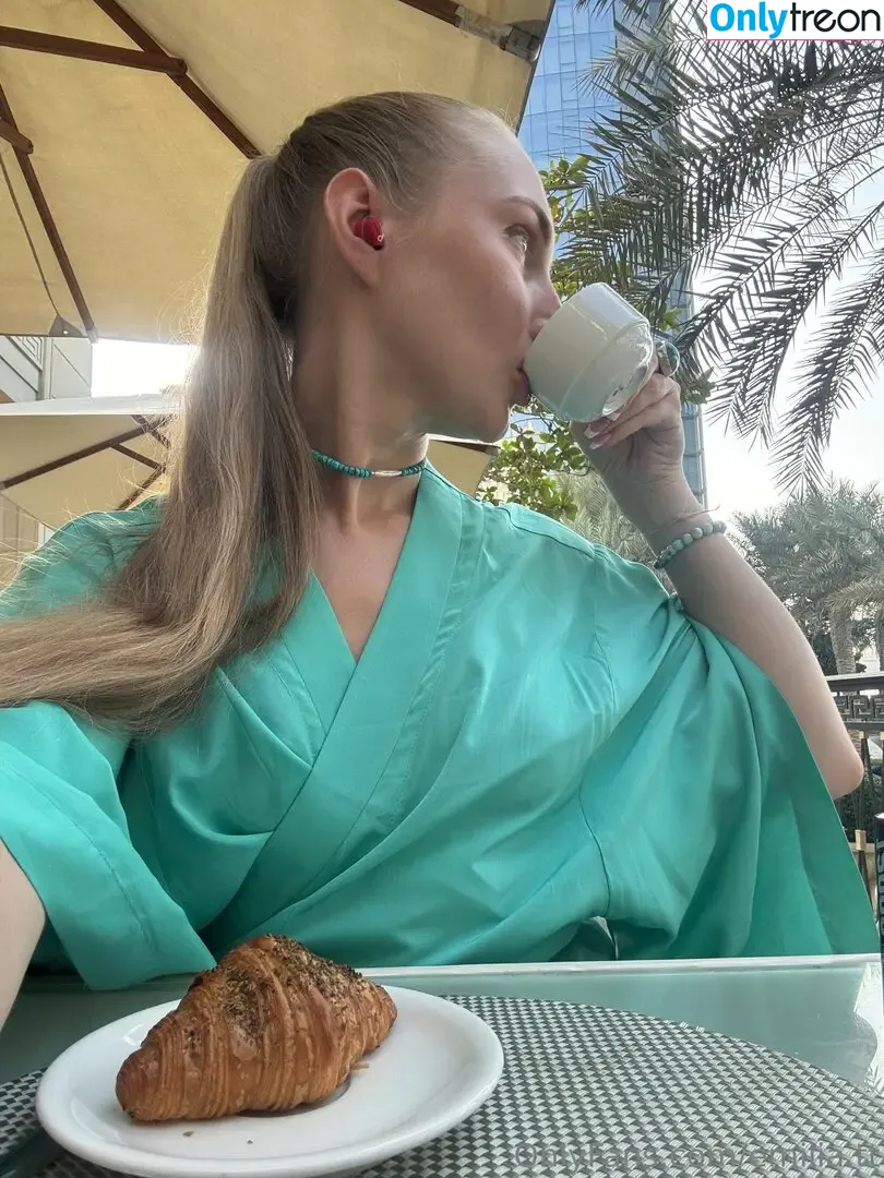 emilia.tt nude photo #0011 (emiliaa.tt)